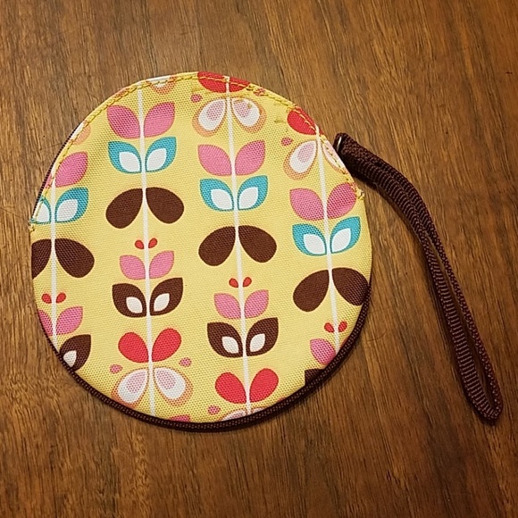 Avon Handbags - NWOT Wristlet Purse 👸👝